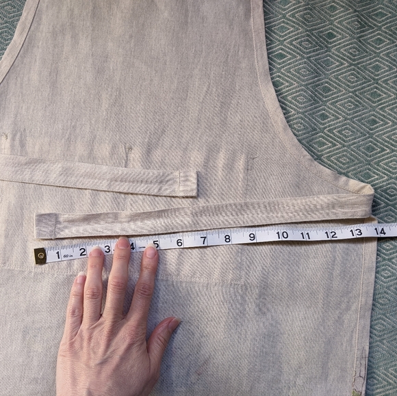 William Sonoma Children's Beatrix Potter Peter Rabbit Apron - Picture 16 of 16